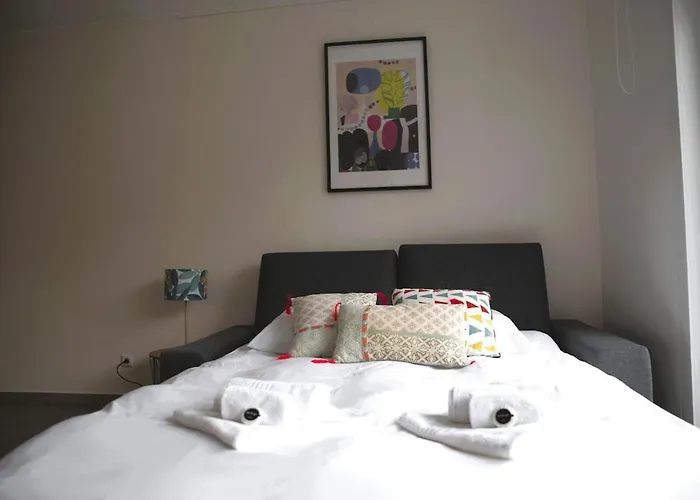 Lejlighed Peaceful 1br With Garden