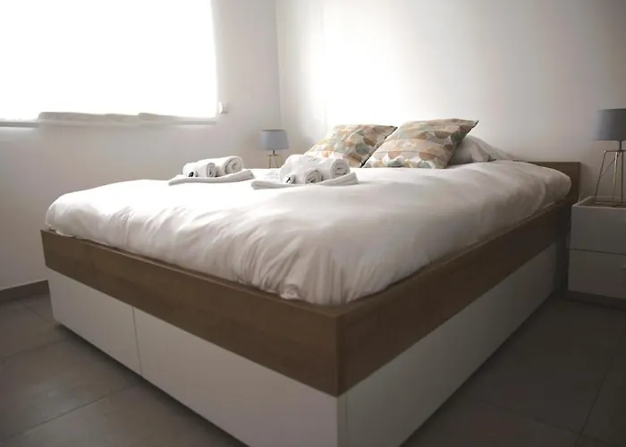 Daire Peaceful 1br With Garden Esch-sur-Alzette